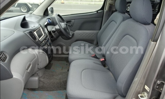 Acheter Occasion Voiture Toyota FunCargo Gris à Beitbridge, Matabeleland South Acheter Occasion Voiture Toyota FunCargo Gris à Beitbridge, Matabeleland South