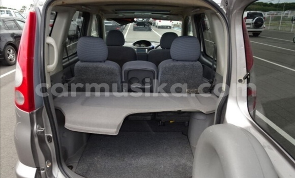 Acheter Occasion Voiture Toyota FunCargo Gris à Beitbridge, Matabeleland South Acheter Occasion Voiture Toyota FunCargo Gris à Beitbridge, Matabeleland South