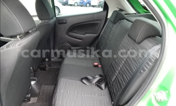 Nunua Ilio tumika Mazda Demio Kijani Gari ndani ya Beitbridge nchini Matabeleland Kusini Nunua Ilio tumika Mazda Demio Kijani Gari ndani ya Beitbridge nchini Matabeleland Kusini