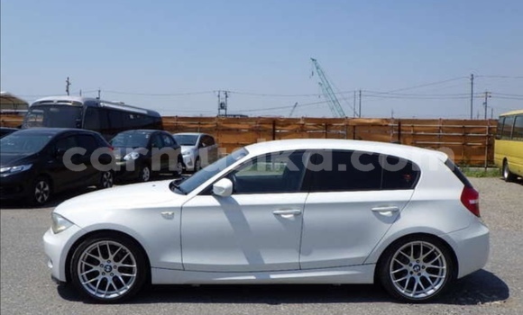 Acheter Occasion Voiture BMW 1-Series Blanc à Beitbridge, Matabeleland South Acheter Occasion Voiture BMW 1-Series Blanc à Beitbridge, Matabeleland South