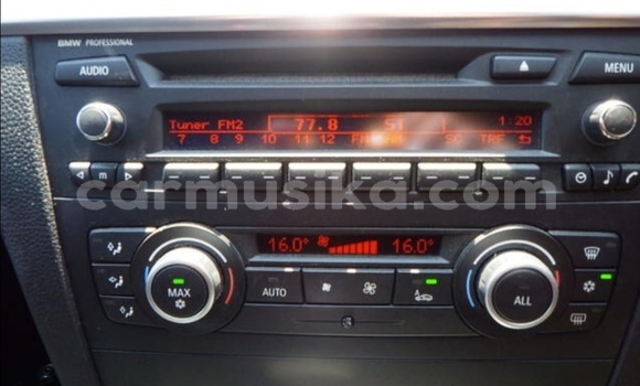 Acheter Occasion Voiture BMW 1-Series Blanc à Beitbridge, Matabeleland South Acheter Occasion Voiture BMW 1-Series Blanc à Beitbridge, Matabeleland South