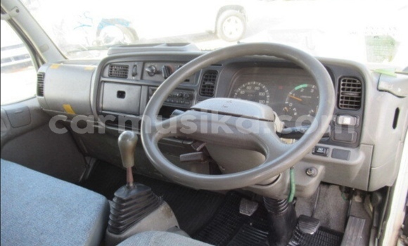 Acheter Occasion Utilitaire Mitsubishi Canter Blanc à Beitbridge, Matabeleland South Acheter Occasion Utilitaire Mitsubishi Canter Blanc à Beitbridge, Matabeleland South