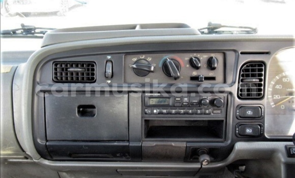 Acheter Occasion Utilitaire Mitsubishi Canter Blanc à Beitbridge, Matabeleland South Acheter Occasion Utilitaire Mitsubishi Canter Blanc à Beitbridge, Matabeleland South