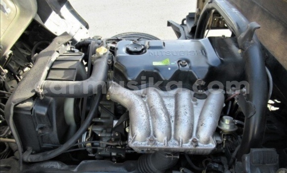 Acheter Occasion Utilitaire Mitsubishi Canter Blanc à Beitbridge, Matabeleland South Acheter Occasion Utilitaire Mitsubishi Canter Blanc à Beitbridge, Matabeleland South