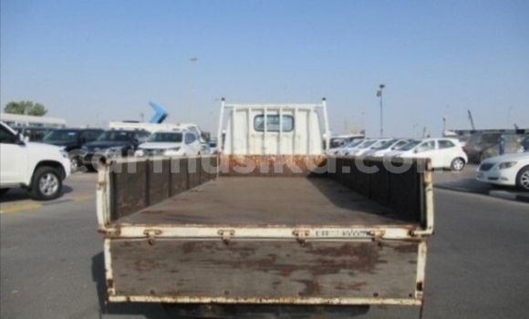 Acheter Occasion Utilitaire Mitsubishi Canter Blanc à Beitbridge, Matabeleland South Acheter Occasion Utilitaire Mitsubishi Canter Blanc à Beitbridge, Matabeleland South