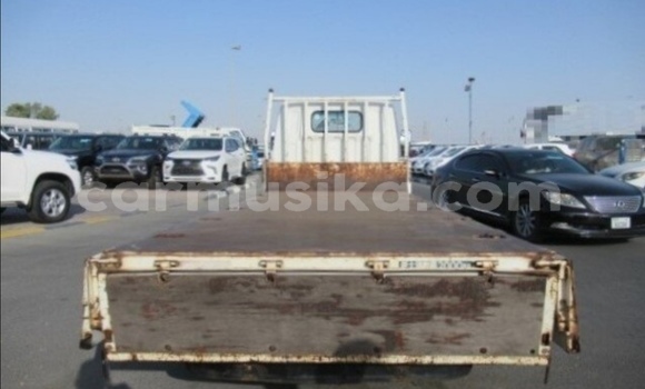 Acheter Occasion Utilitaire Mitsubishi Canter Blanc à Beitbridge, Matabeleland South Acheter Occasion Utilitaire Mitsubishi Canter Blanc à Beitbridge, Matabeleland South