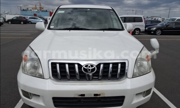 Nunua Ilio tumika Toyota Prado Nyeupe Gari ndani ya Beitbridge nchini Matabeleland Kusini