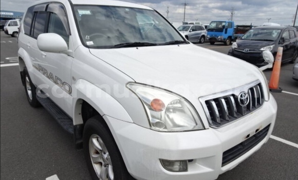 Tenga Tsaru Toyota Prado Chena Mota in Beitbridge in Matabeleland South Tenga Tsaru Toyota Prado Chena Mota in Beitbridge in Matabeleland South