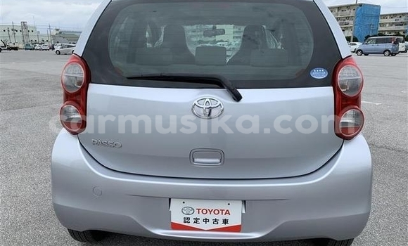 Acheter Occasion Voiture Toyota Spacio Gris à Beitbridge, Matabeleland South Acheter Occasion Voiture Toyota Spacio Gris à Beitbridge, Matabeleland South