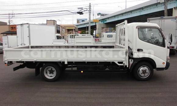 Buy Used Toyota Dyna White Truck in Beitbridge in Matabeleland South Buy Used Toyota Dyna White Truck in Beitbridge in Matabeleland South