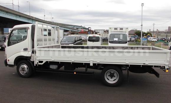 Buy Used Toyota Dyna White Truck in Beitbridge in Matabeleland South Buy Used Toyota Dyna White Truck in Beitbridge in Matabeleland South