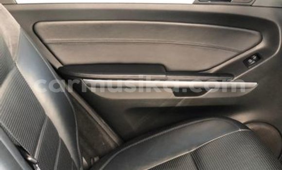 Nunua Ilio tumika Mercedes‒Benz ML–Class Fedha Gari ndani ya Beitbridge nchini Matabeleland Kusini Nunua Ilio tumika Mercedes‒Benz ML–Class Fedha Gari ndani ya Beitbridge nchini Matabeleland Kusini