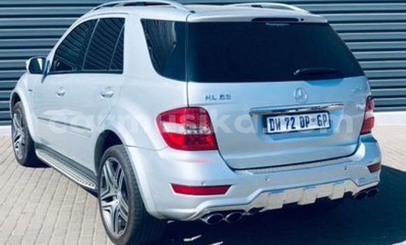 Nunua Ilio tumika Mercedes‒Benz ML–Class Fedha Gari ndani ya Beitbridge nchini Matabeleland Kusini Nunua Ilio tumika Mercedes‒Benz ML–Class Fedha Gari ndani ya Beitbridge nchini Matabeleland Kusini