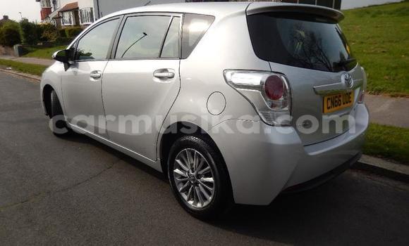 Acheter Occasion Voiture Toyota Verso Blanc à Harare, Harare Acheter Occasion Voiture Toyota Verso Blanc à Harare, Harare