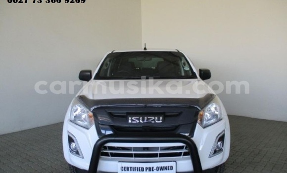 Tenga Tsaru Isuzu D–MAX Chena Mota in Beitbridge in Matabeleland South