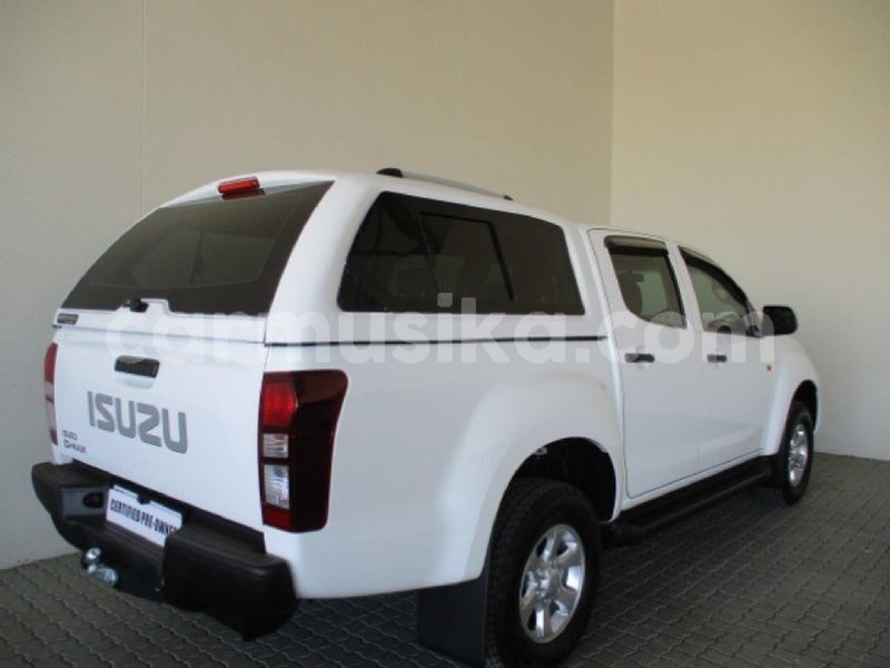 Big with watermark isuzu d max matabeleland south beitbridge 22666