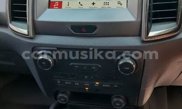 Acheter Occasion Voiture Ford Everest Gris à Beitbridge, Matabeleland South Acheter Occasion Voiture Ford Everest Gris à Beitbridge, Matabeleland South
