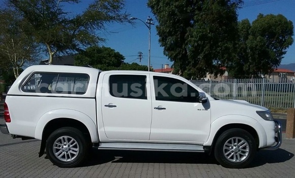Acheter Occasion Voiture Toyota Hilux Blanc à Bulawayo, Bulawayo Acheter Occasion Voiture Toyota Hilux Blanc à Bulawayo, Bulawayo