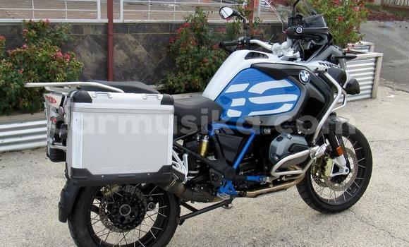 Acheter Occasion Moto BMW R1200GS Adventure Vert à Harare, Harare