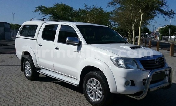 Acheter Occasion Voiture Toyota Hilux Blanc à Bulawayo, Bulawayo Acheter Occasion Voiture Toyota Hilux Blanc à Bulawayo, Bulawayo