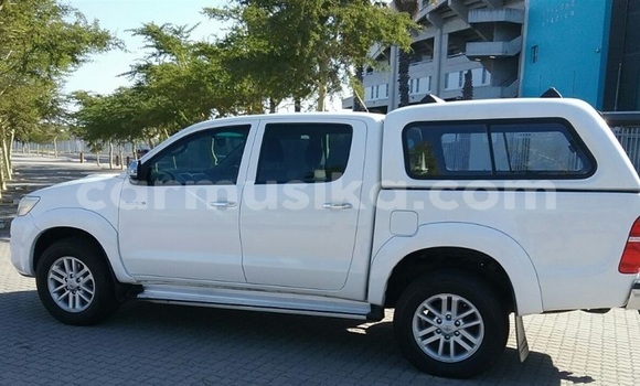 Acheter Occasion Voiture Toyota Hilux Blanc à Bulawayo, Bulawayo Acheter Occasion Voiture Toyota Hilux Blanc à Bulawayo, Bulawayo