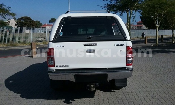 Acheter Occasion Voiture Toyota Hilux Blanc à Bulawayo, Bulawayo Acheter Occasion Voiture Toyota Hilux Blanc à Bulawayo, Bulawayo