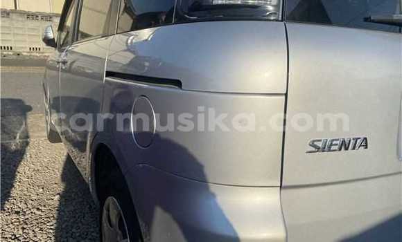 Acheter Occasion Voiture Toyota Sienta Gris à Beitbridge, Matabeleland South Acheter Occasion Voiture Toyota Sienta Gris à Beitbridge, Matabeleland South