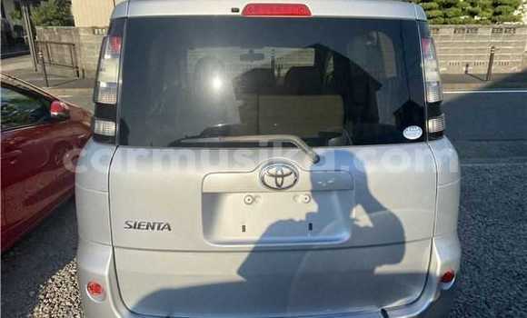 Acheter Occasion Voiture Toyota Sienta Gris à Beitbridge, Matabeleland South Acheter Occasion Voiture Toyota Sienta Gris à Beitbridge, Matabeleland South