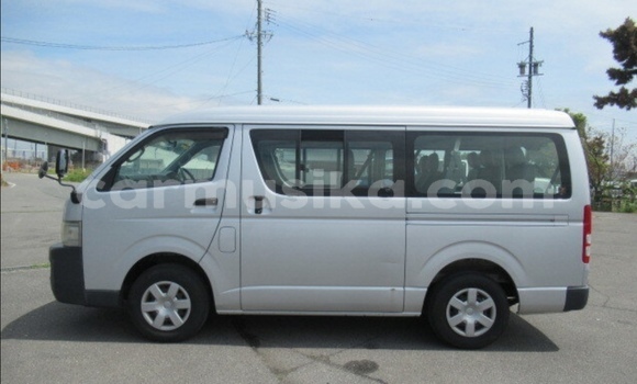 Acheter Occasion Voiture Toyota Hiace Gris à Beitbridge, Matabeleland South Acheter Occasion Voiture Toyota Hiace Gris à Beitbridge, Matabeleland South