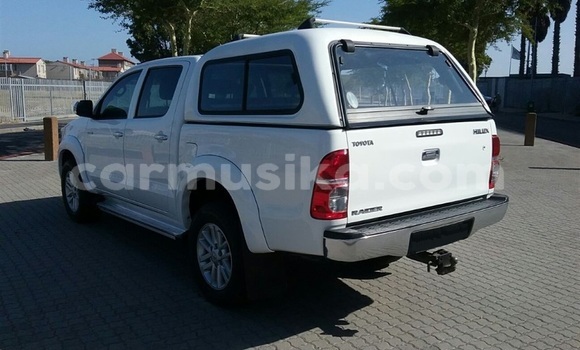 Acheter Occasion Voiture Toyota Hilux Blanc à Bulawayo, Bulawayo Acheter Occasion Voiture Toyota Hilux Blanc à Bulawayo, Bulawayo