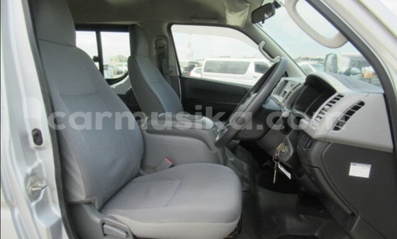 Acheter Occasion Voiture Toyota Hiace Gris à Beitbridge, Matabeleland South Acheter Occasion Voiture Toyota Hiace Gris à Beitbridge, Matabeleland South