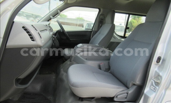 Acheter Occasion Voiture Toyota Hiace Gris à Beitbridge, Matabeleland South Acheter Occasion Voiture Toyota Hiace Gris à Beitbridge, Matabeleland South