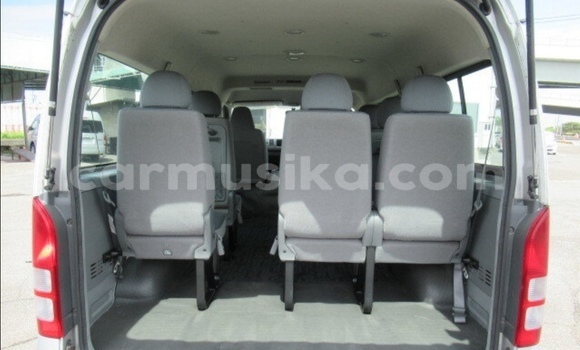 Acheter Occasion Voiture Toyota Hiace Gris à Beitbridge, Matabeleland South Acheter Occasion Voiture Toyota Hiace Gris à Beitbridge, Matabeleland South