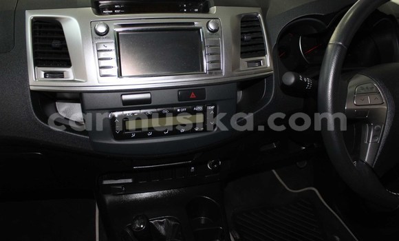 Acheter Occasion Voiture Toyota Hilux Blanc à Bulawayo, Bulawayo Acheter Occasion Voiture Toyota Hilux Blanc à Bulawayo, Bulawayo