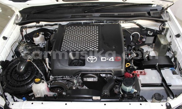 Acheter Occasion Voiture Toyota Hilux Blanc à Bulawayo, Bulawayo Acheter Occasion Voiture Toyota Hilux Blanc à Bulawayo, Bulawayo