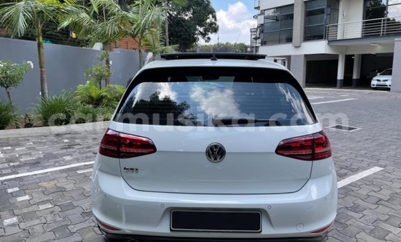 Acheter Occasion Voiture Volkswagen Golf GTI Blanc à Beitbridge, Matabeleland South Acheter Occasion Voiture Volkswagen Golf GTI Blanc à Beitbridge, Matabeleland South