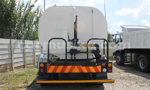 Acheter Occasion Utilitaire Hino 300 Series Blanc à Bulawayo, Bulawayo Acheter Occasion Utilitaire Hino 300 Series Blanc à Bulawayo, Bulawayo