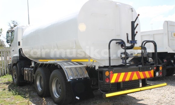 Acheter Occasion Utilitaire Hino 300 Series Blanc à Bulawayo, Bulawayo Acheter Occasion Utilitaire Hino 300 Series Blanc à Bulawayo, Bulawayo