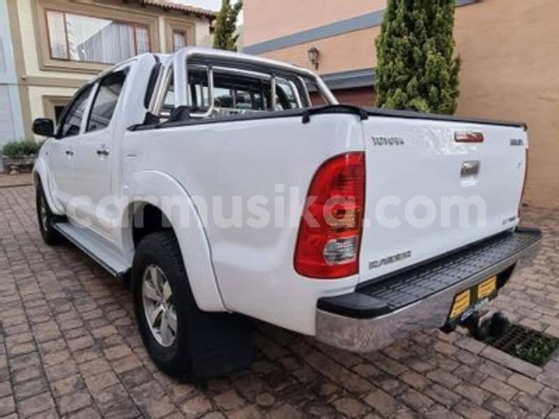 Big with watermark toyota hilux matabeleland south beitbridge 22698