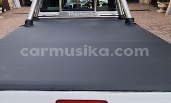 Acheter Occasion Voiture Toyota Hilux Blanc à Beitbridge, Matabeleland South Acheter Occasion Voiture Toyota Hilux Blanc à Beitbridge, Matabeleland South