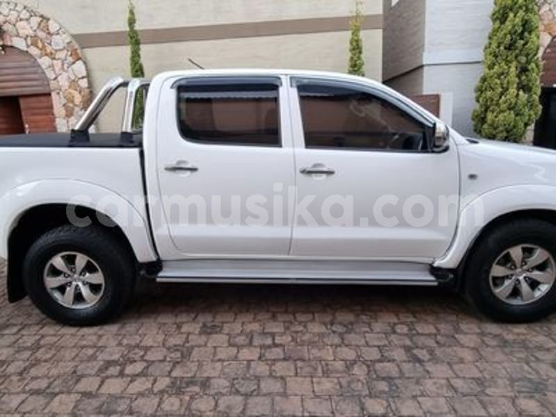 Big with watermark toyota hilux matabeleland south beitbridge 22698