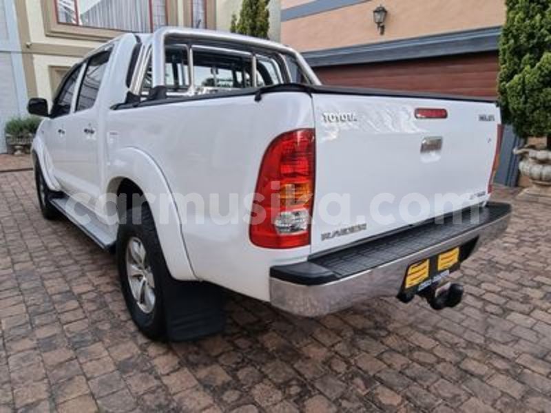 Big with watermark toyota hilux matabeleland south beitbridge 22698