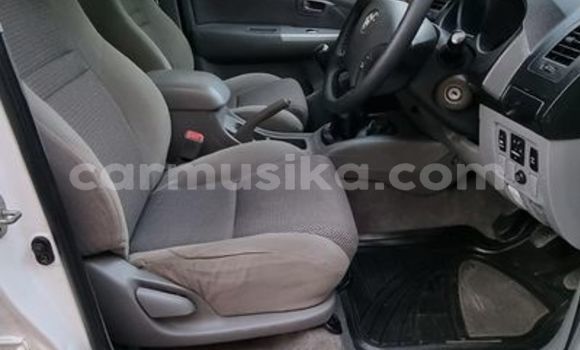 Acheter Occasion Voiture Toyota Hilux Blanc à Beitbridge, Matabeleland South Acheter Occasion Voiture Toyota Hilux Blanc à Beitbridge, Matabeleland South