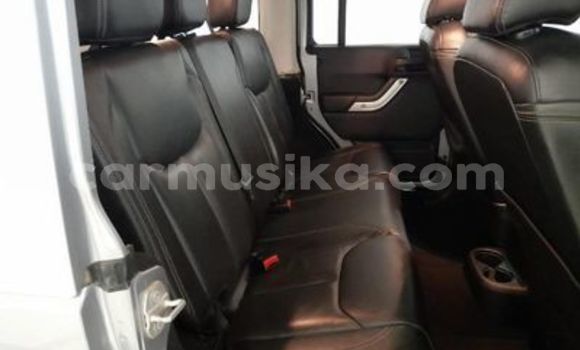 Acheter Occasion Voiture Jeep Wrangler Gris à Beitbridge, Matabeleland South Acheter Occasion Voiture Jeep Wrangler Gris à Beitbridge, Matabeleland South