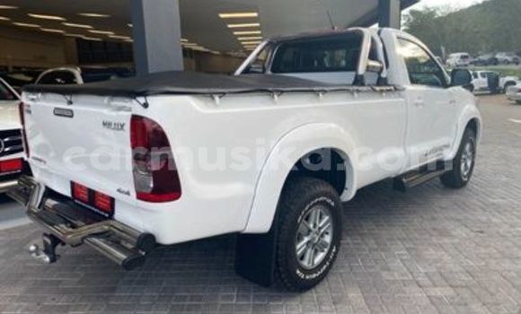 Acheter Occasion Voiture Toyota Hilux Blanc à Beitbridge, Matabeleland South Acheter Occasion Voiture Toyota Hilux Blanc à Beitbridge, Matabeleland South