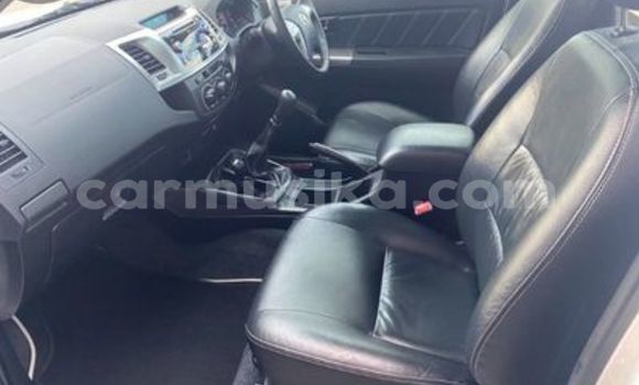 Acheter Occasion Voiture Toyota Hilux Blanc à Beitbridge, Matabeleland South Acheter Occasion Voiture Toyota Hilux Blanc à Beitbridge, Matabeleland South