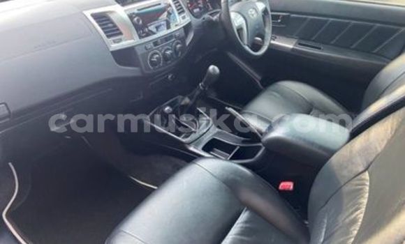 Acheter Occasion Voiture Toyota Hilux Blanc à Beitbridge, Matabeleland South Acheter Occasion Voiture Toyota Hilux Blanc à Beitbridge, Matabeleland South