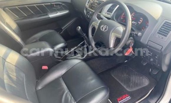 Acheter Occasion Voiture Toyota Hilux Blanc à Beitbridge, Matabeleland South Acheter Occasion Voiture Toyota Hilux Blanc à Beitbridge, Matabeleland South