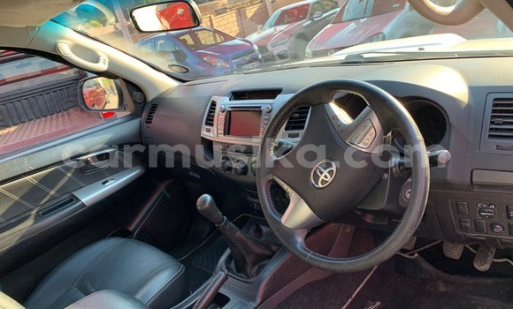 Nunua Ilio tumika Toyota Hilux Nyeupe Gari ndani ya Beitbridge nchini Matabeleland Kusini Nunua Ilio tumika Toyota Hilux Nyeupe Gari ndani ya Beitbridge nchini Matabeleland Kusini