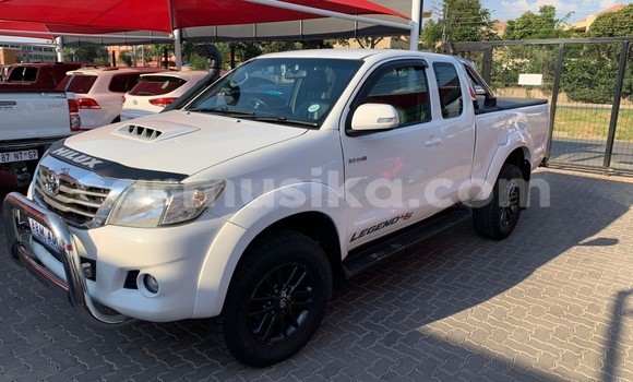 Nunua Ilio tumika Toyota Hilux Nyeupe Gari ndani ya Beitbridge nchini Matabeleland Kusini Nunua Ilio tumika Toyota Hilux Nyeupe Gari ndani ya Beitbridge nchini Matabeleland Kusini